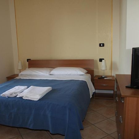 Laghetto Ai Portici Bed & Breakfast Пастренго Стая снимка