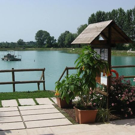 Laghetto Ai Portici Bed & Breakfast Пастренго Екстериор снимка