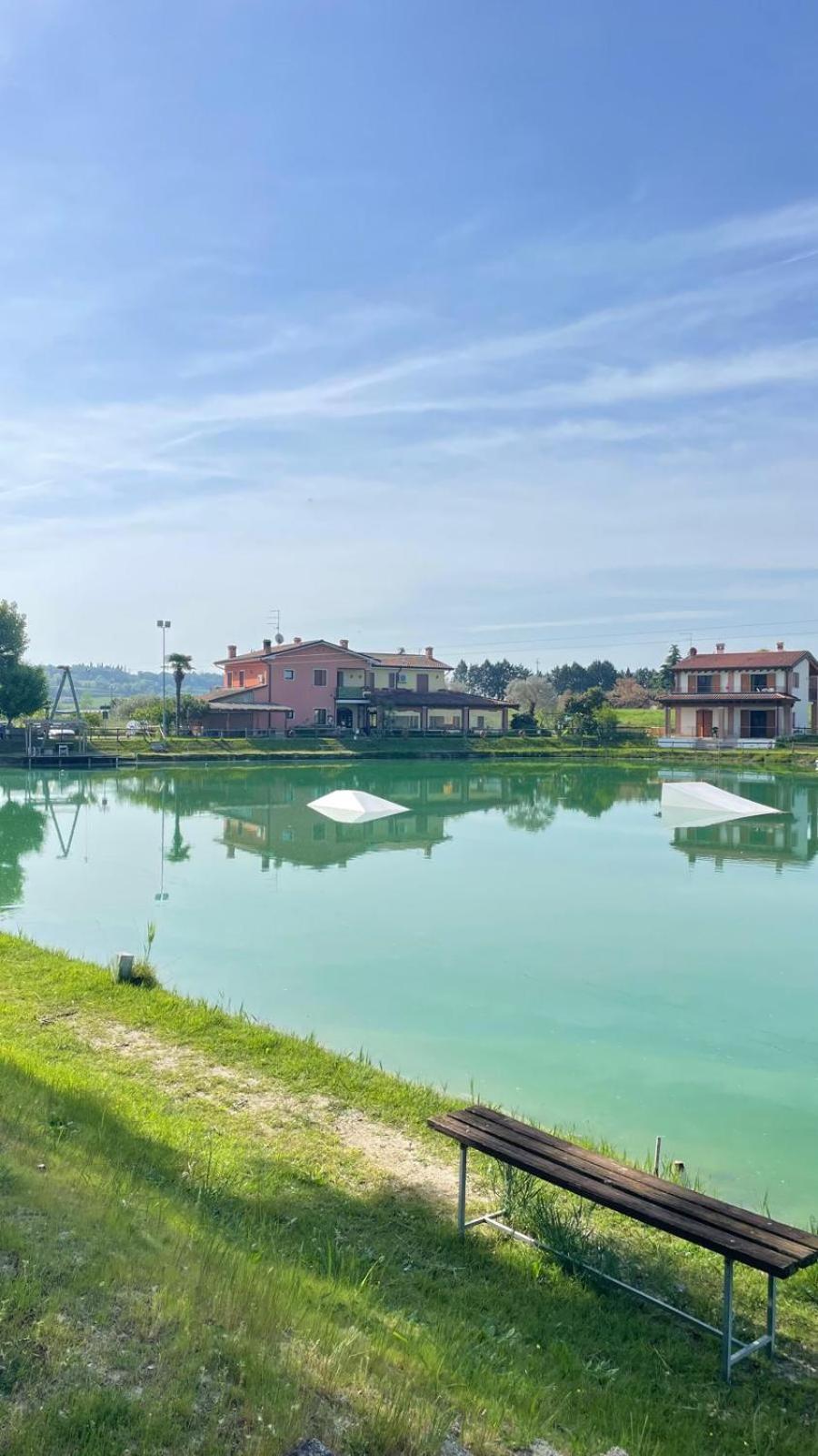 Laghetto Ai Portici Bed & Breakfast Пастренго Екстериор снимка