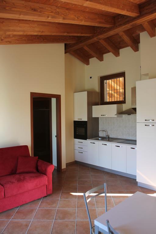 Laghetto Ai Portici Bed & Breakfast Пастренго Стая снимка