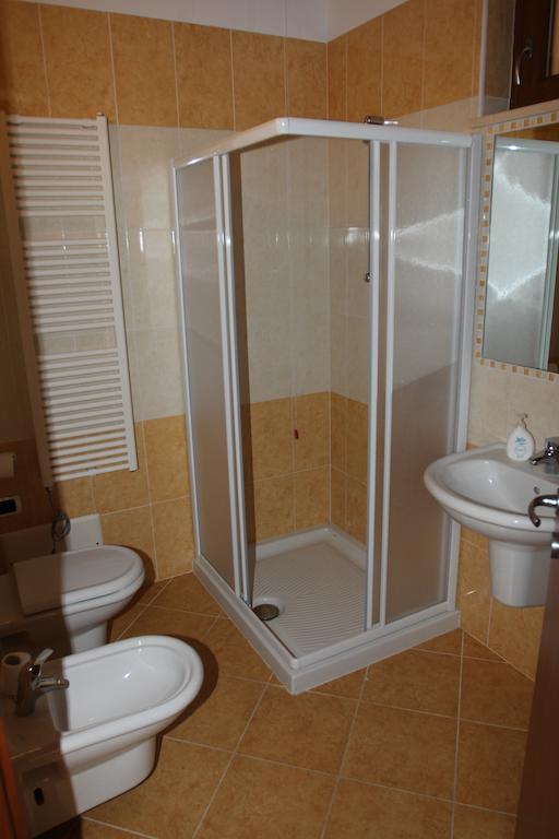 Laghetto Ai Portici Bed & Breakfast Пастренго Стая снимка