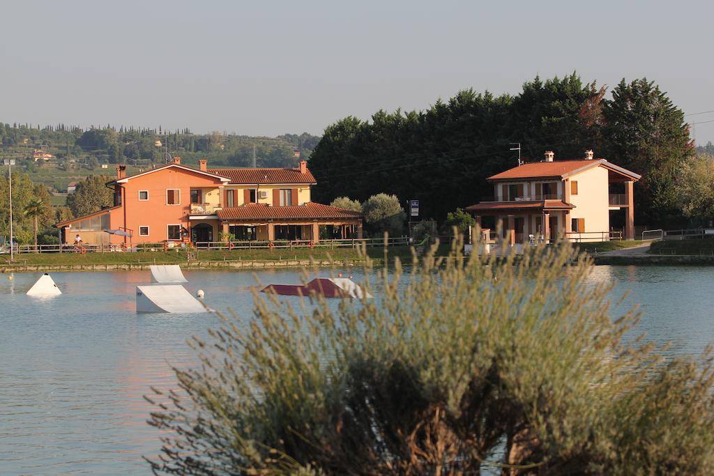 Laghetto Ai Portici Bed & Breakfast Пастренго Екстериор снимка